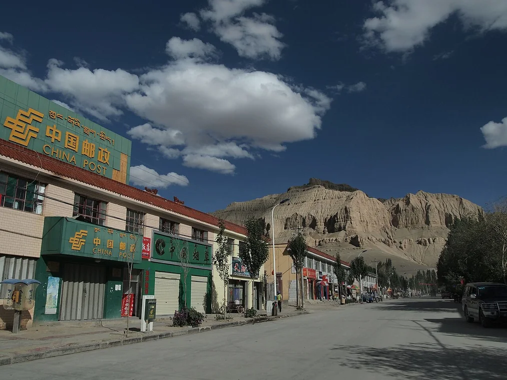 札达地区土林与村落地貌参考
